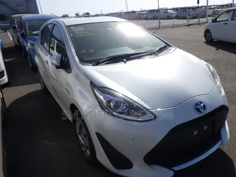 Toyota Aqua S Pearl Color 2020