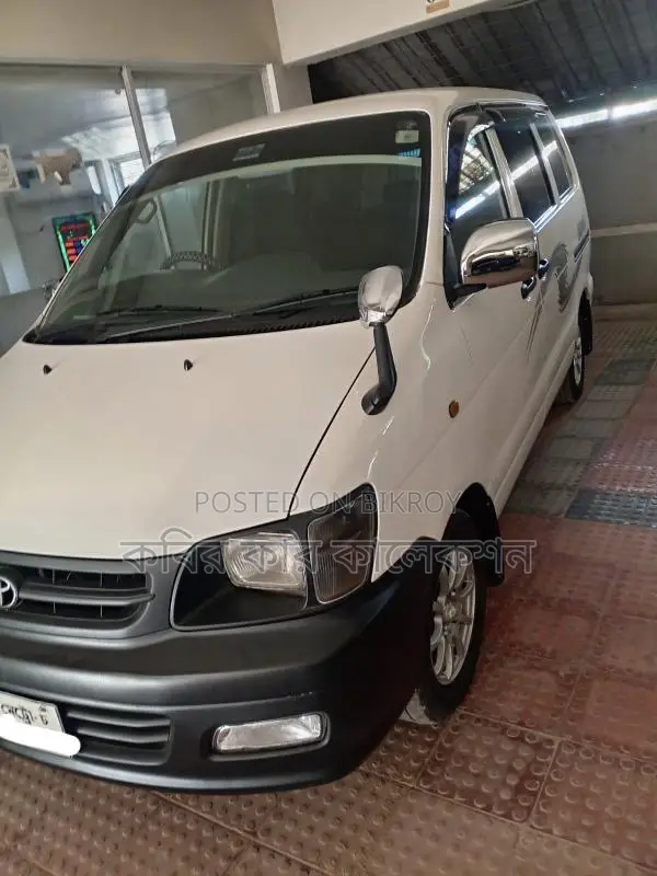 Toyota Noah kr42 2006