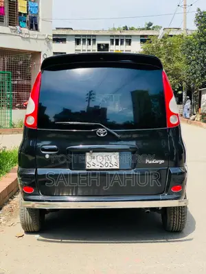 Toyota Funcargo 2000