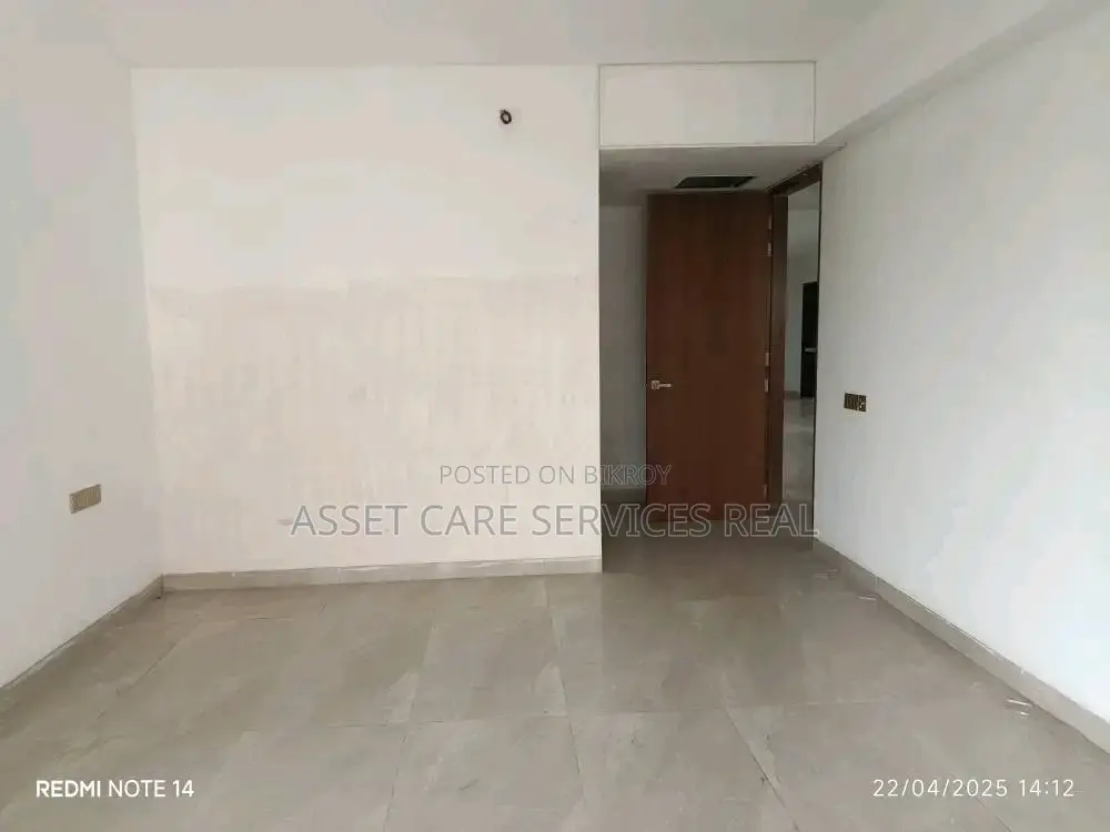 বনানীতে ব্র্যান্ড নিউ জিম-পুল সুবিধাসহ ৪ বেডরুমের এক্সক্লুসিভ অ্যাপার্টমেন্ট ভাড়া