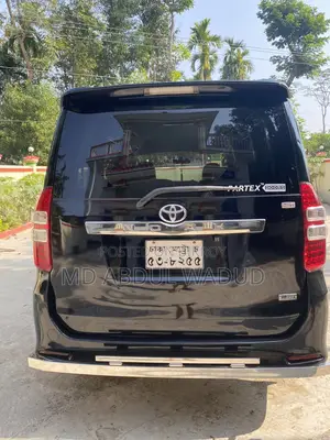 Toyota Noah SI 2010
