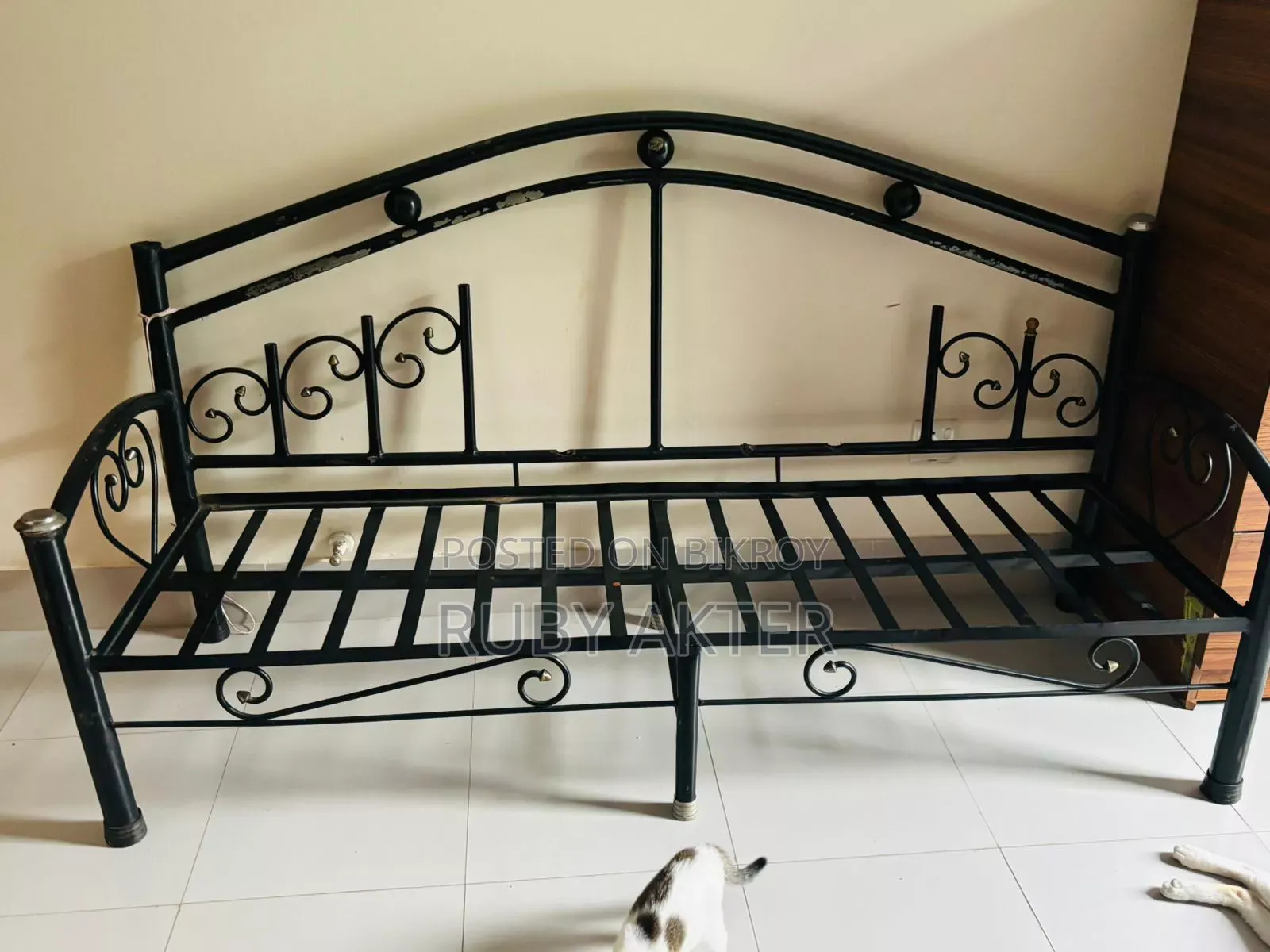 3-Seater Iron Sofa