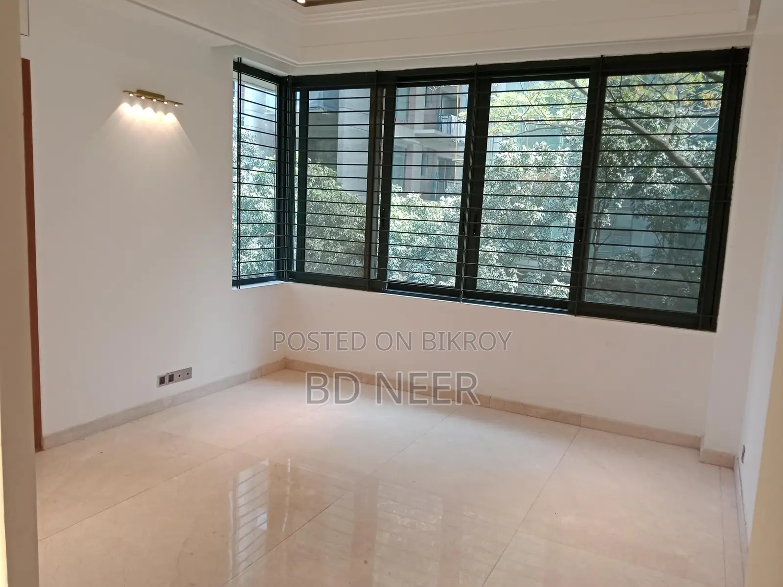 mordent Interior semi furnish 3 Bed room have Gym apt rent in Gulshan 1