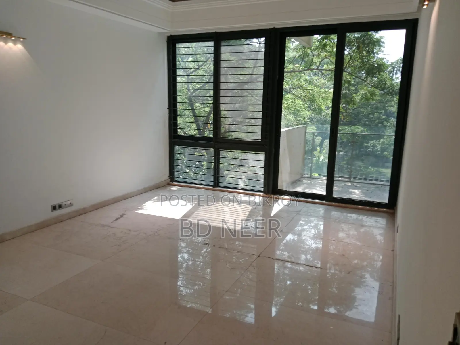 mordent Interior semi furnish 3 Bed room have Gym apt rent in Gulshan 1