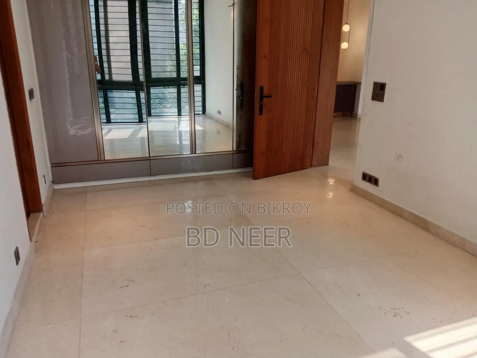 mordent Interior semi furnish 3 Bed room have Gym apt rent in Gulshan 1