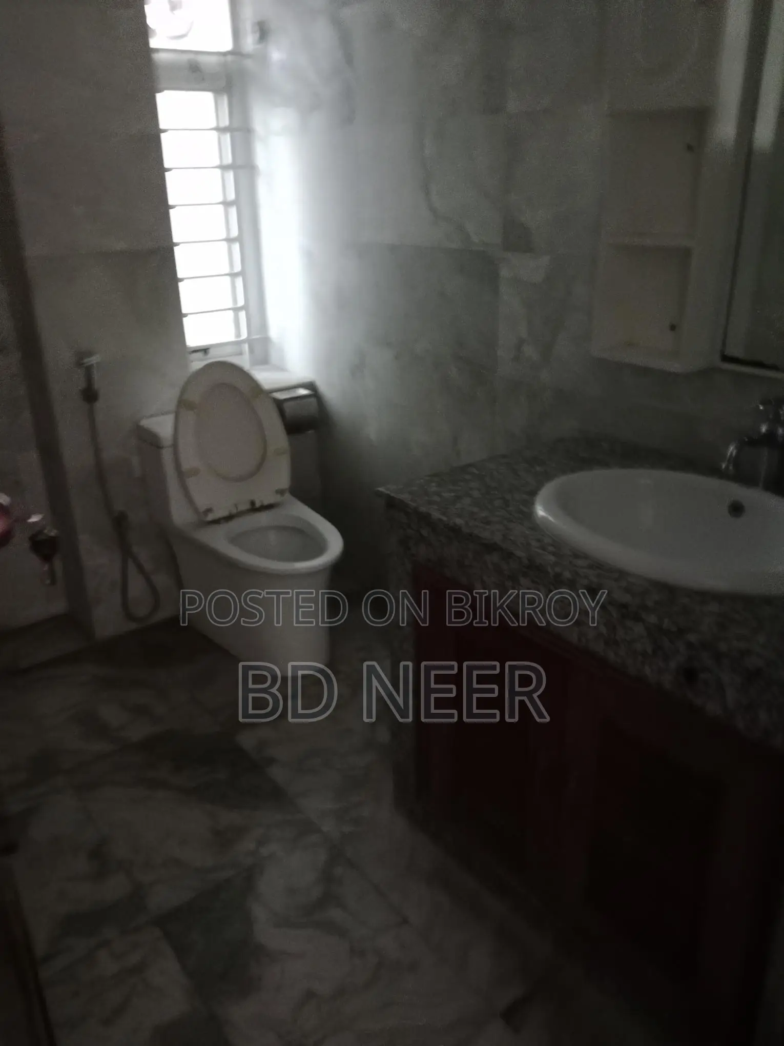Very well semi furnish 3 Bed room apt rent in Gulshan