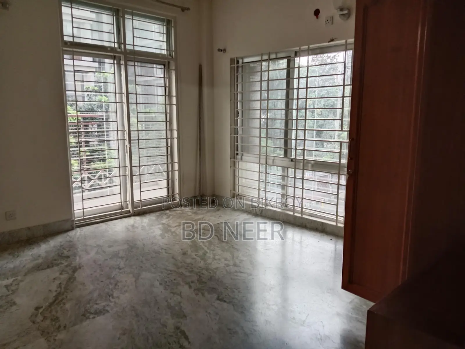 Very well semi furnish 3 Bed room apt rent in Gulshan