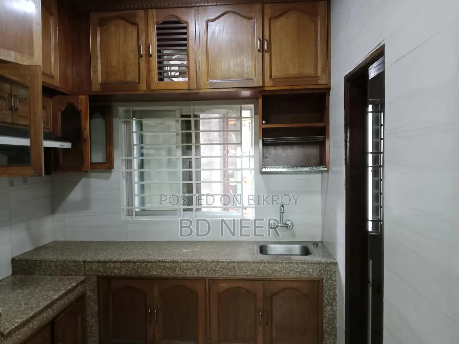 Very well semi furnish 3 Bed room apt rent in Gulshan