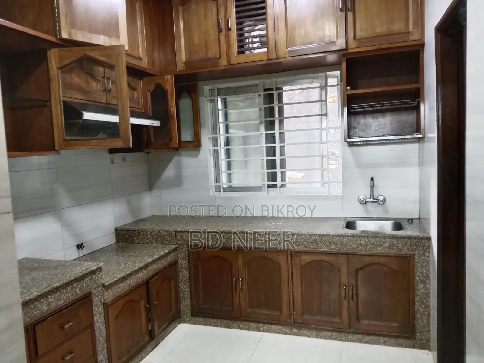 Very well semi furnish 3 Bed room apt rent in Gulshan