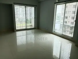 nice 3 Bed room apt available in banani