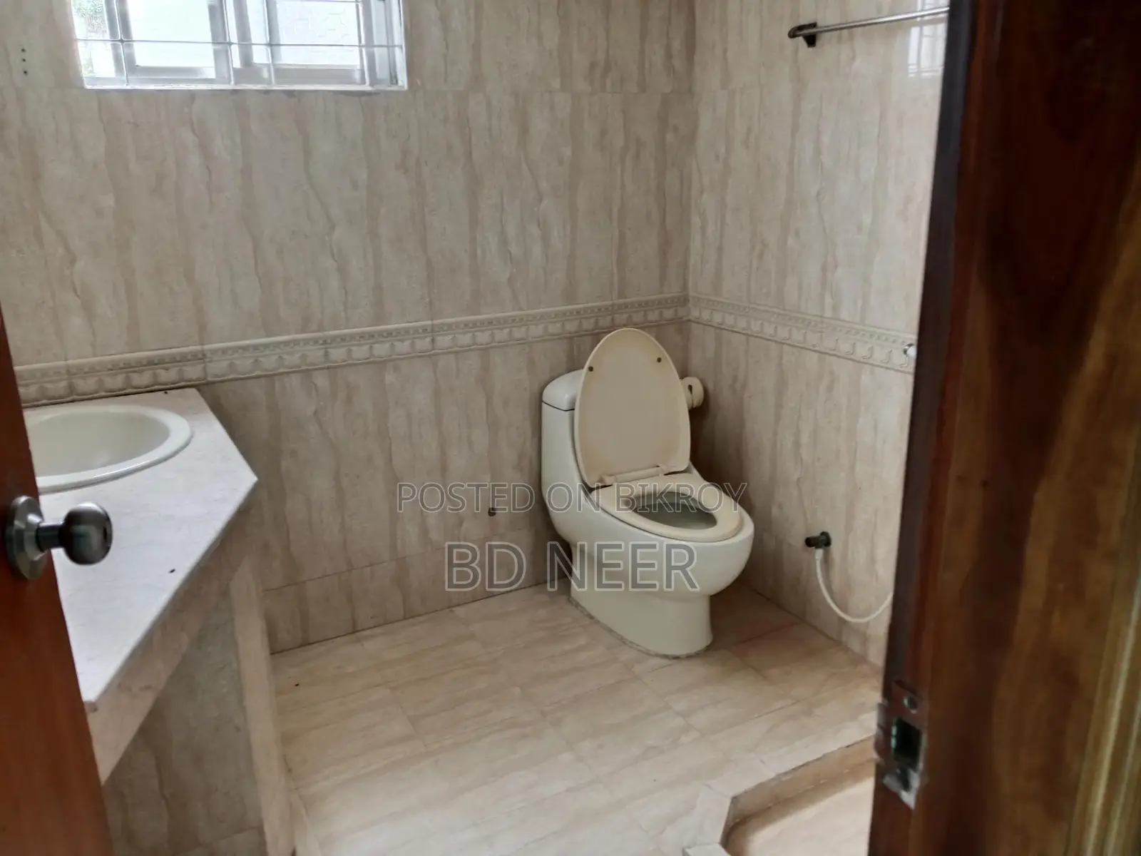 nice 3 Bed room apt available in banani