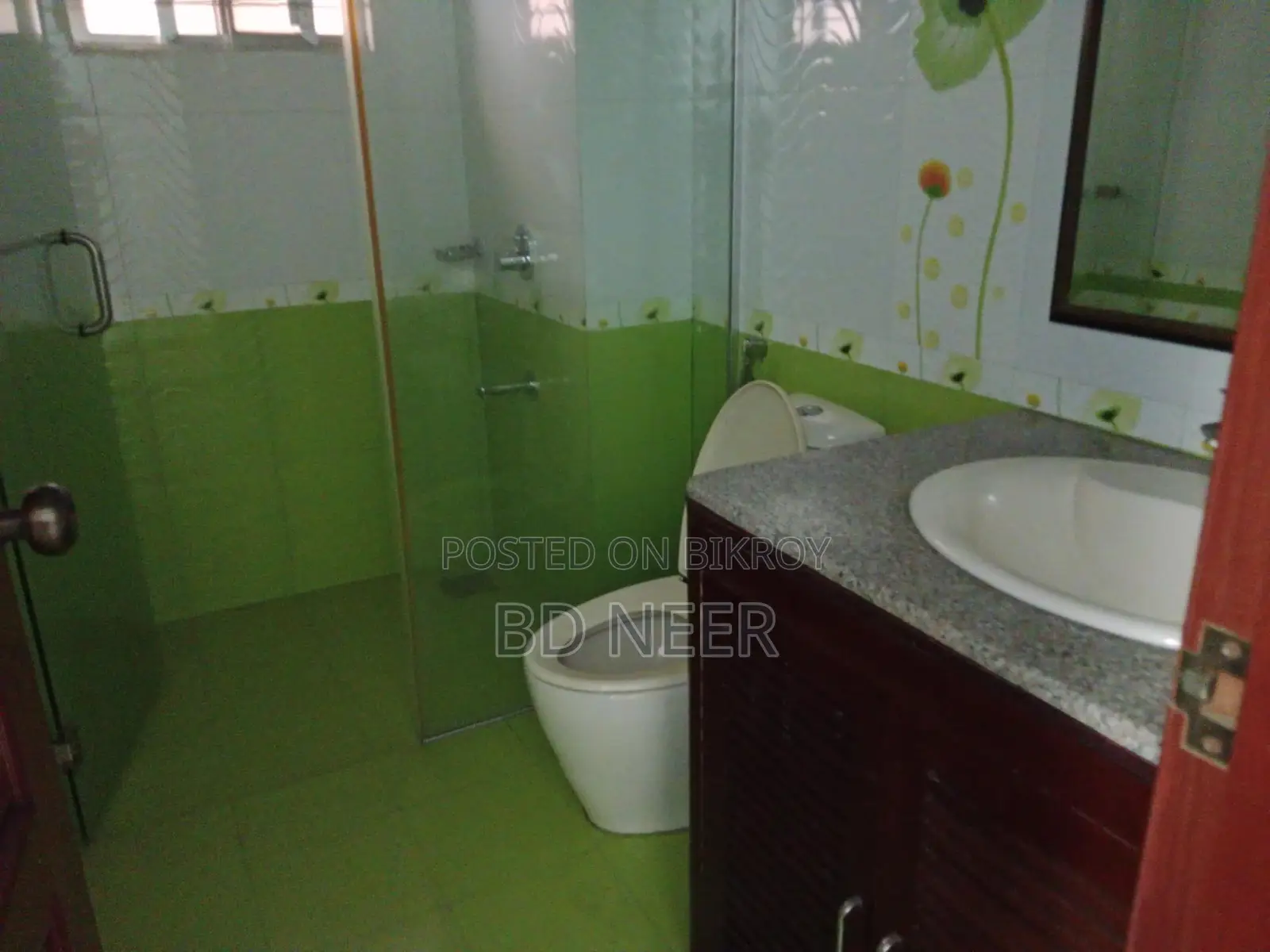 very good looking fully furnish 4 Bed room apt available in Gulshan 2