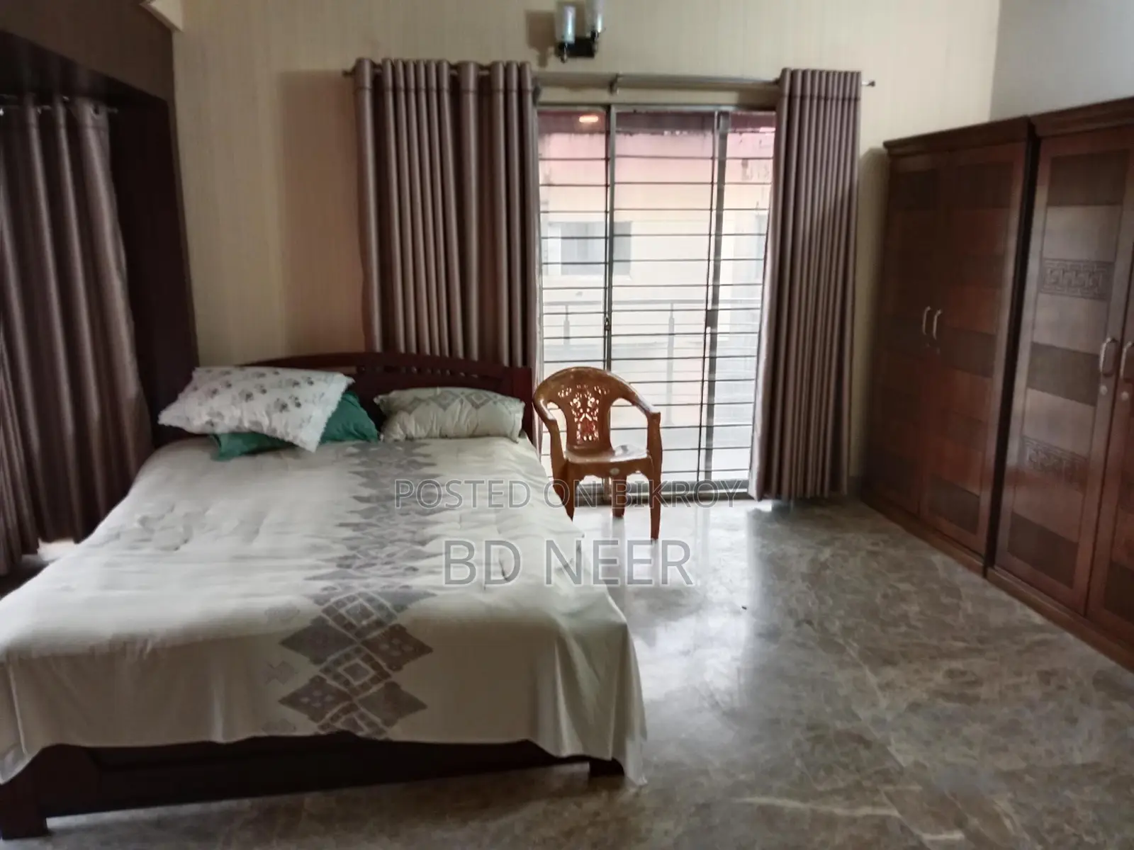 very good looking fully furnish 4 Bed room apt available in Gulshan 2