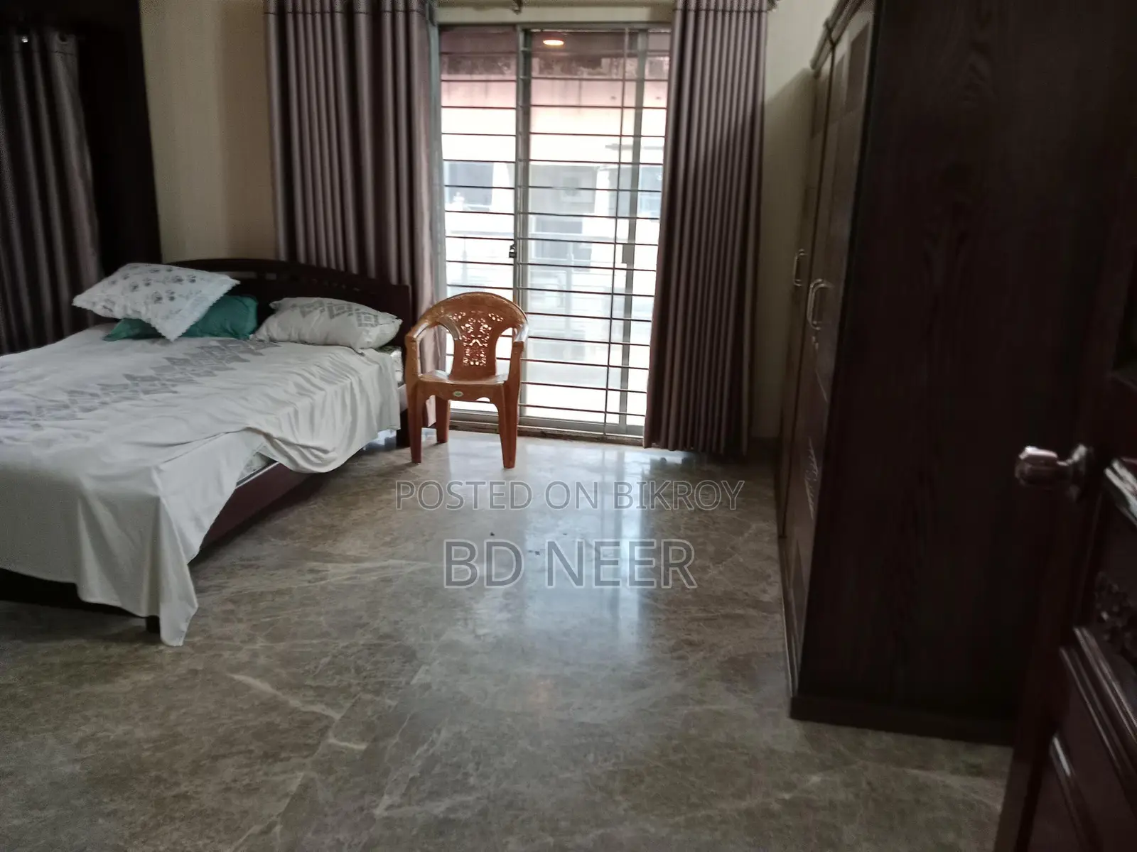 very good looking fully furnish 4 Bed room apt available in Gulshan 2