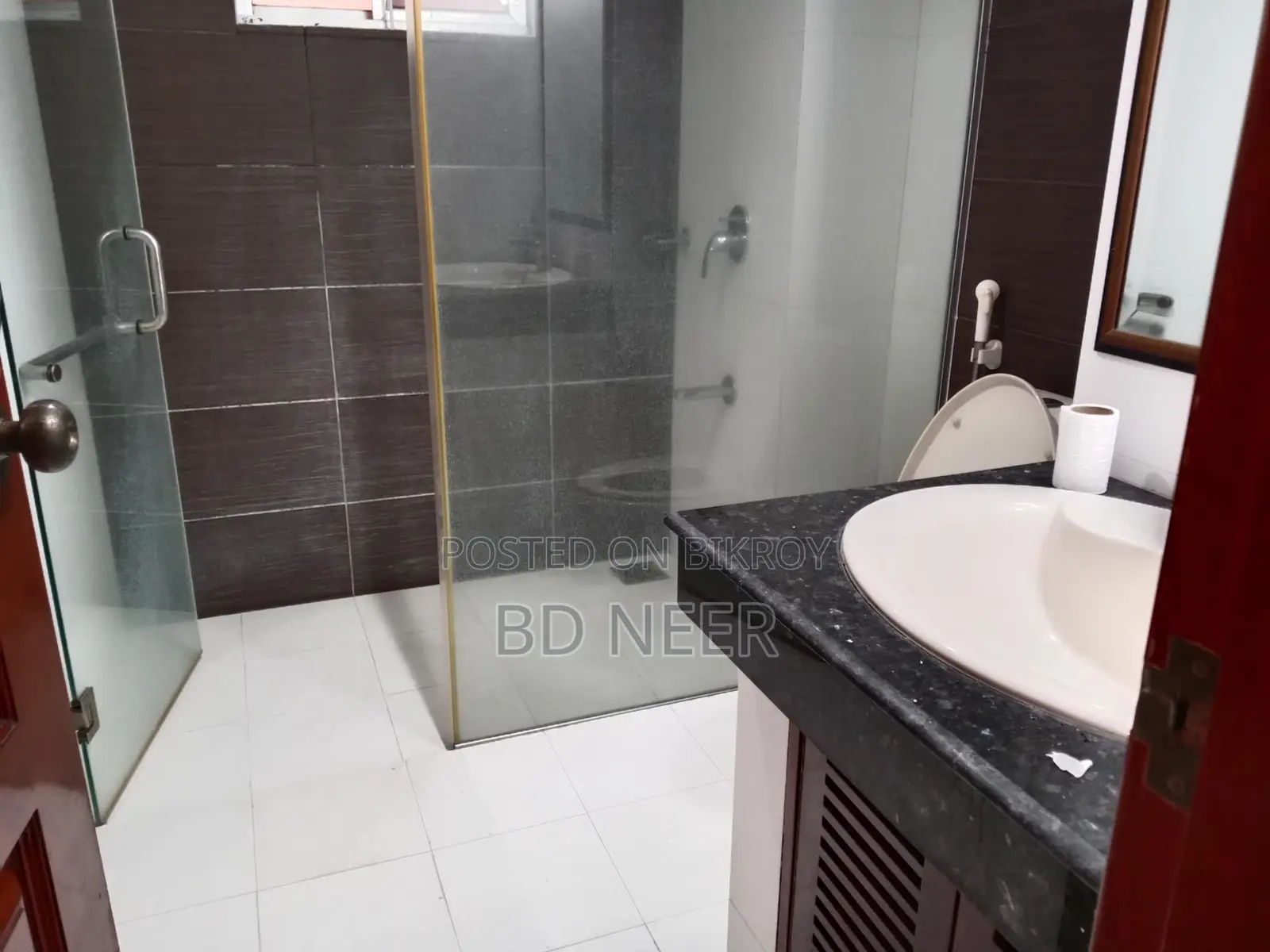 very good looking fully furnish 4 Bed room apt available in Gulshan 2