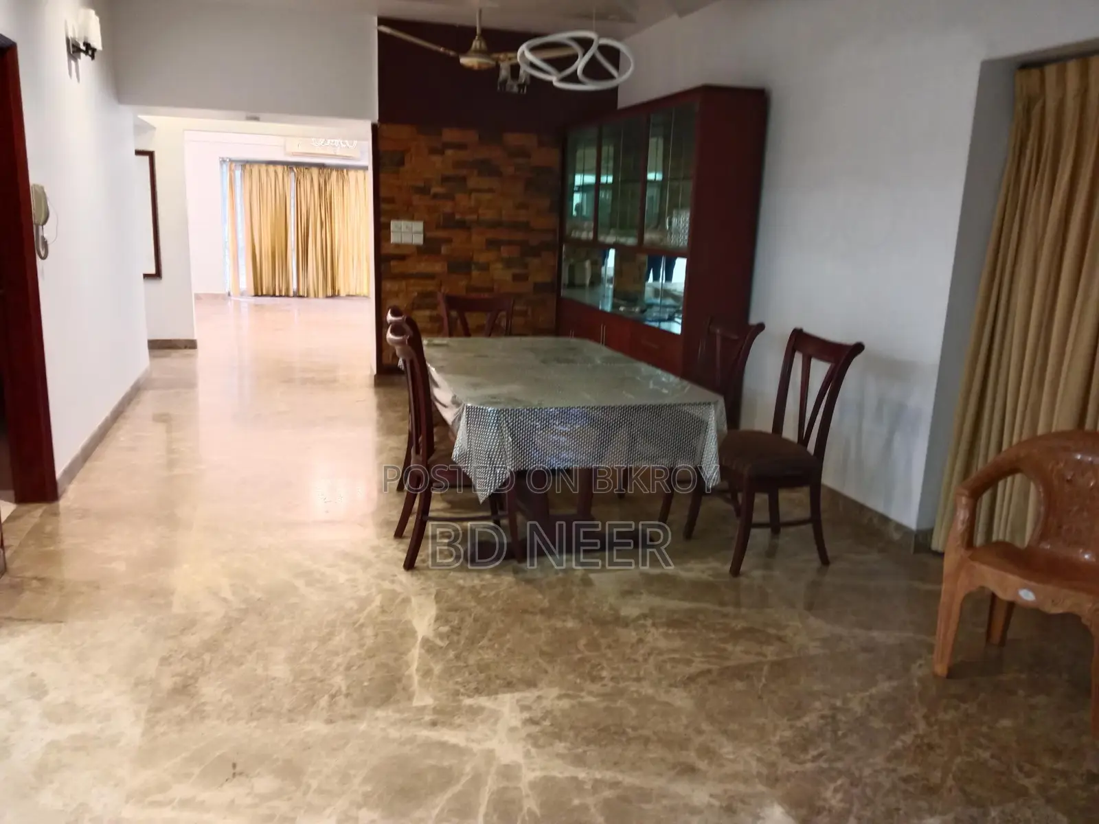 very good looking fully furnish 4 Bed room apt available in Gulshan 2