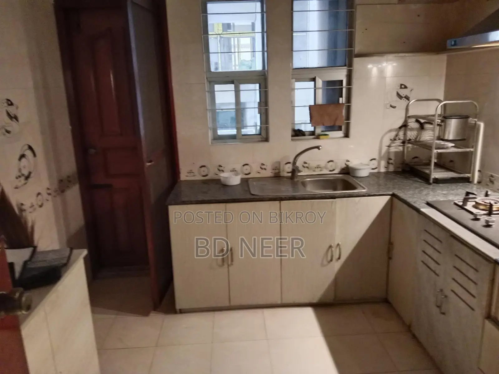 very good looking fully furnish 4 Bed room apt available in Gulshan 2