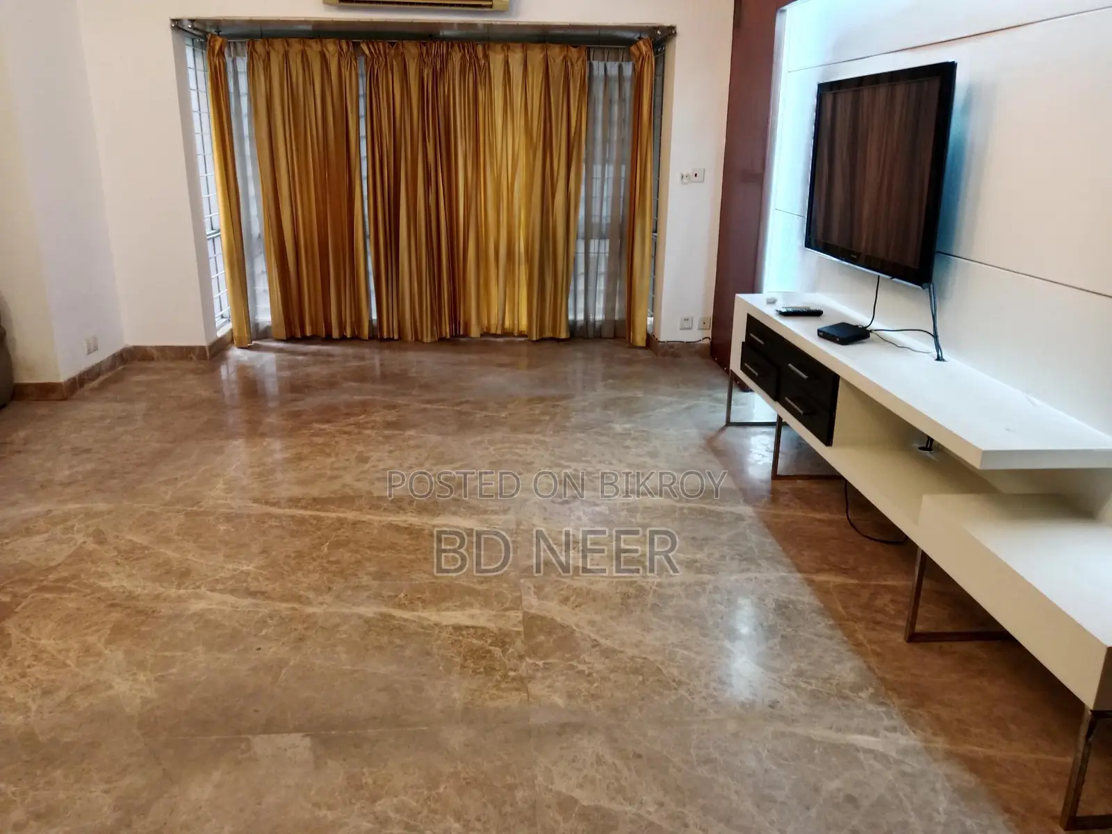 very good looking fully furnish 4 Bed room apt available in Gulshan 2