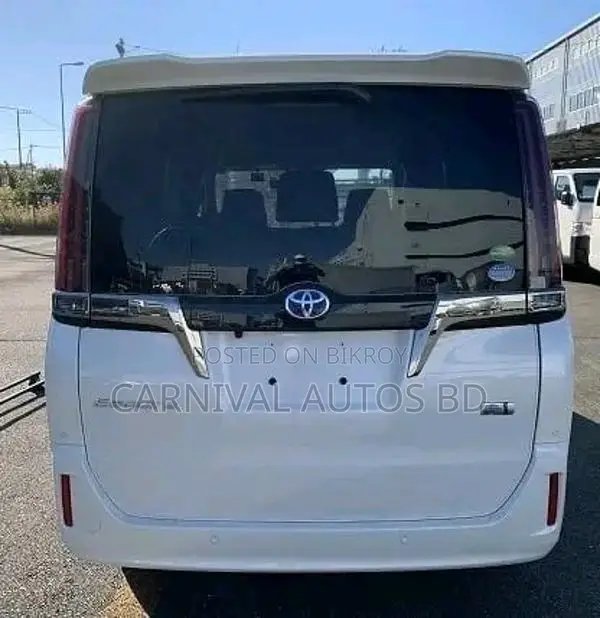 Toyota Esquire GI PREMIUM HYBRID 2020