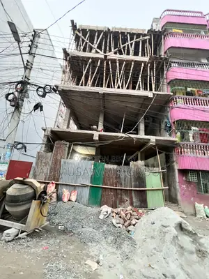 Flat under construction with advanced construction materials and modern finishes