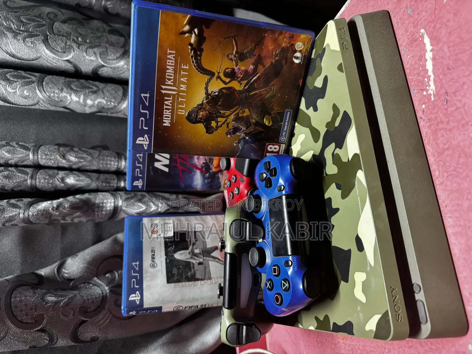 Ps4 Call of Duty Edition With 2 Extra Controllers and Games
