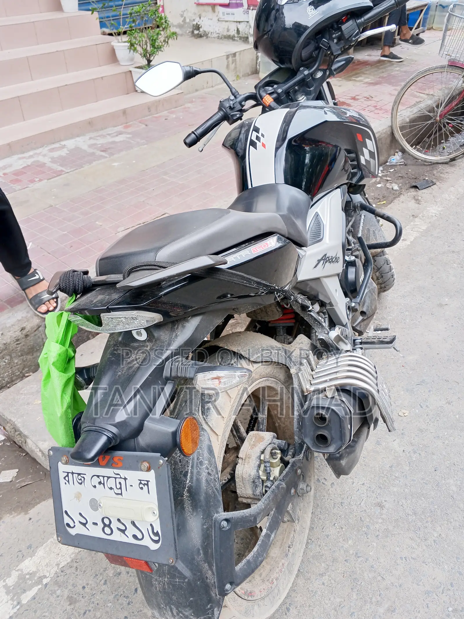 TVS Apache RTR 160 4V 2022 Black