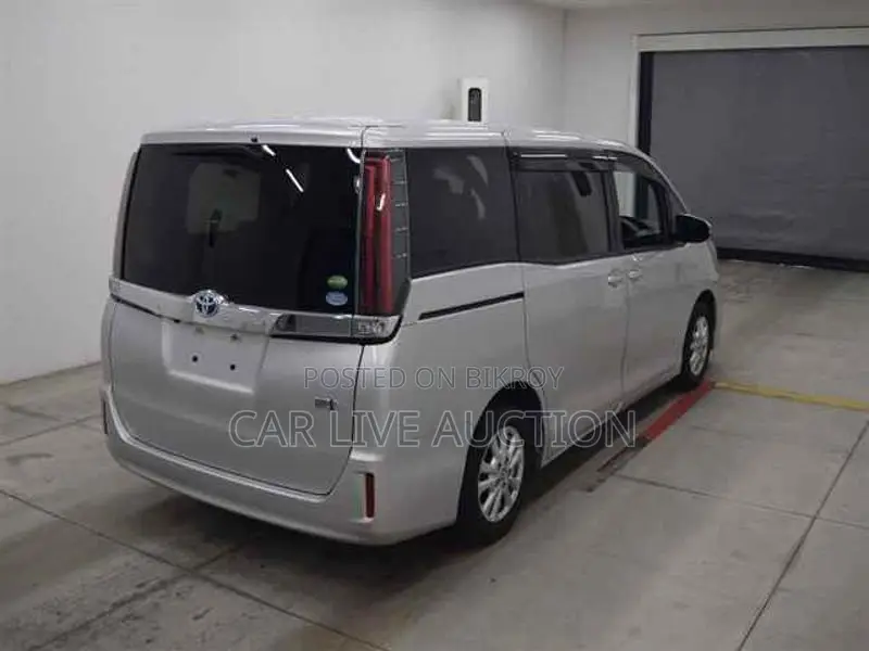 Toyota Noah Hybrid G pre order 2021