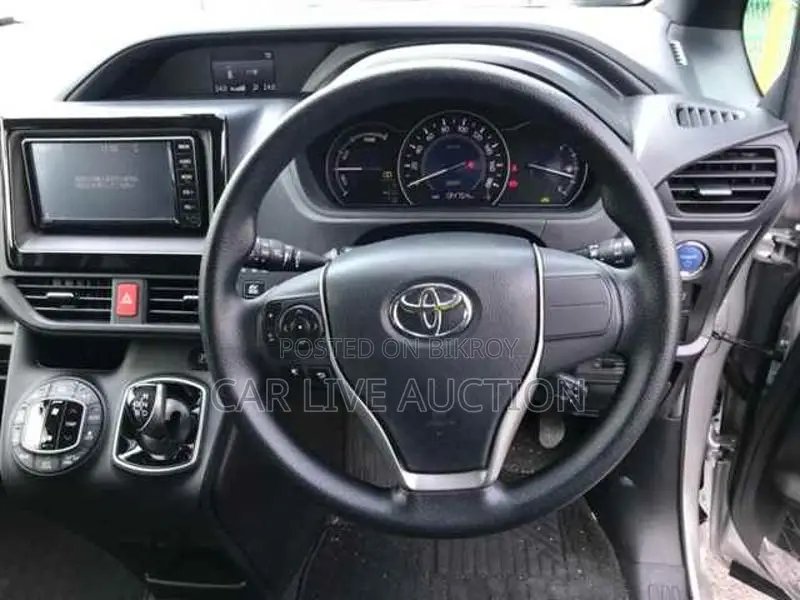 Toyota Noah Hybrid G pre order 2021