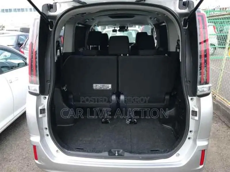 Toyota Noah Hybrid G pre order 2021
