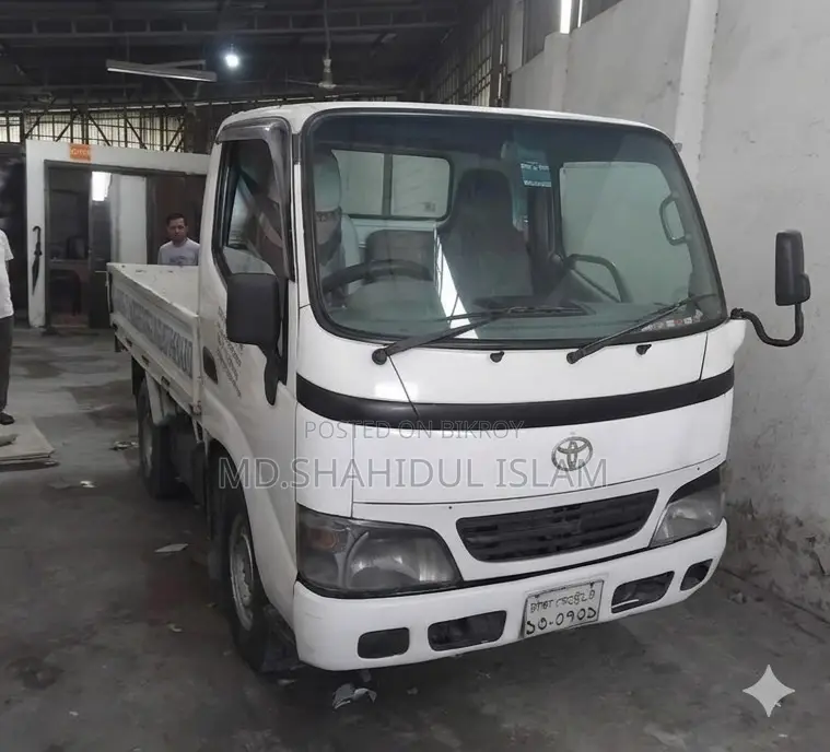 Toyota DYNA 2004