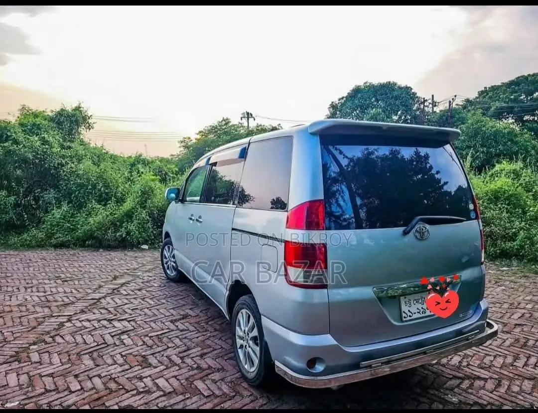 Toyota Noah 2005 Silver