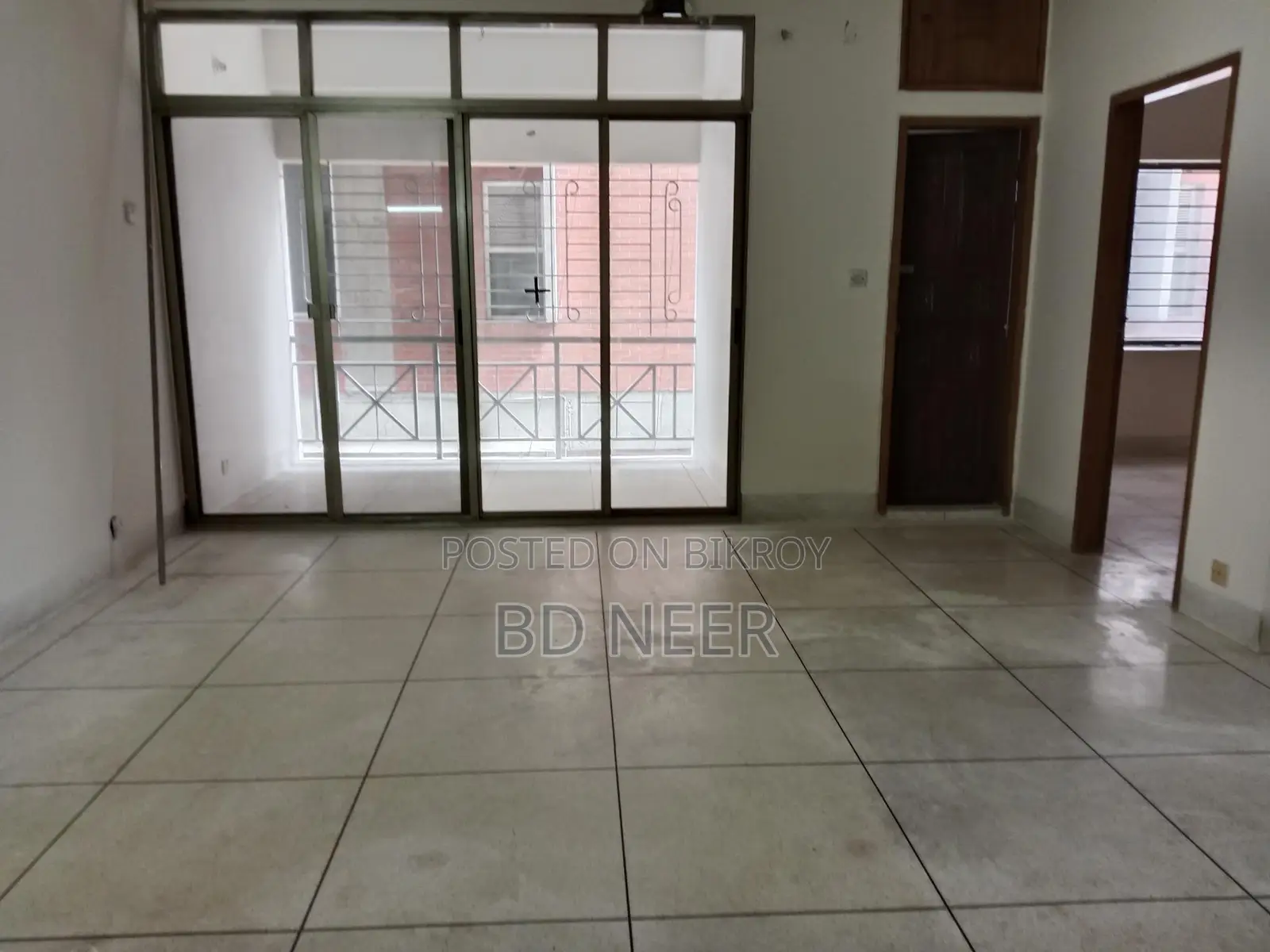 Residents building 3000 sft office space available in Gulshan 2