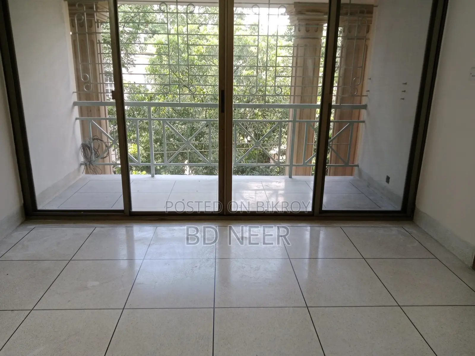 Residents building 3000 sft office space available in Gulshan 2