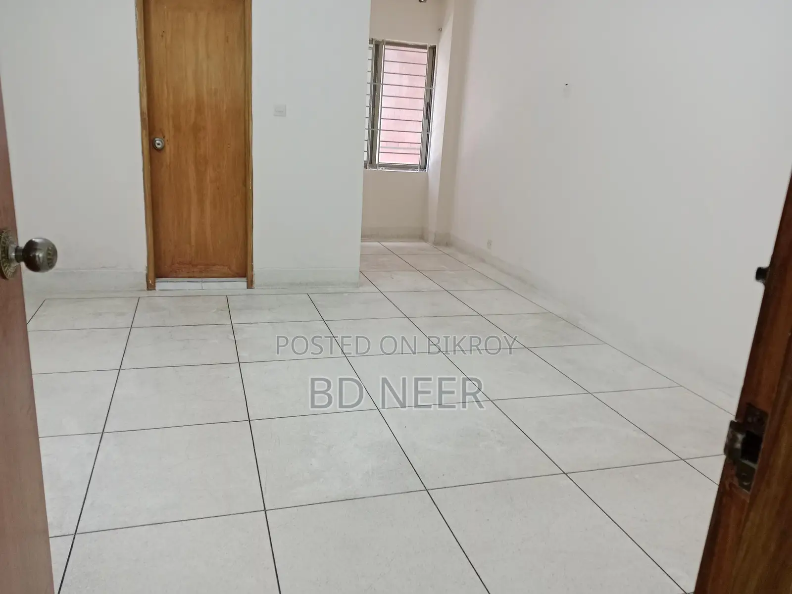 Residents building 3000 sft office space available in Gulshan 2