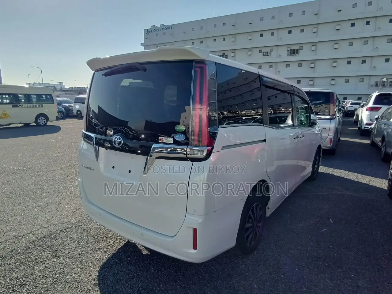 Toyota Esquire 2.0 AWD (8 Seater) 2020 Pearl