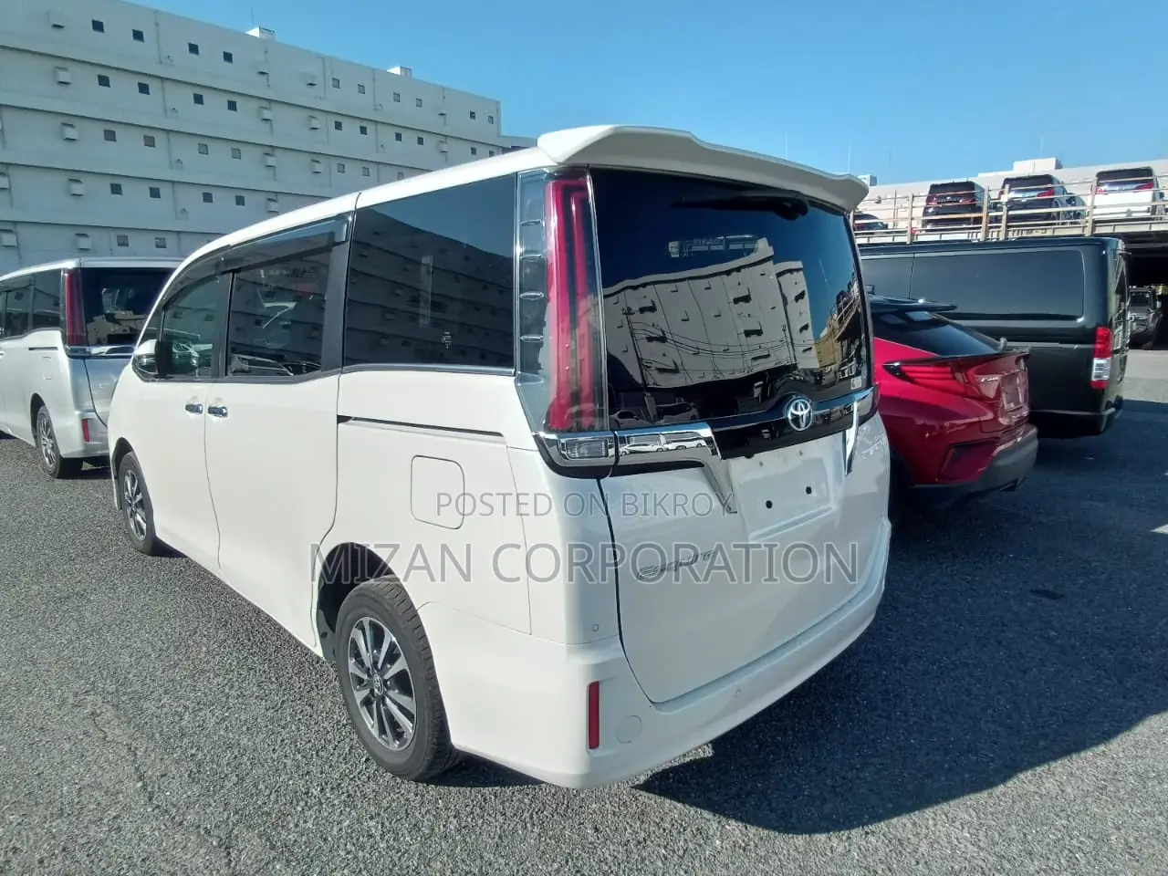 Toyota Esquire 2.0 AWD (8 Seater) 2020 Pearl