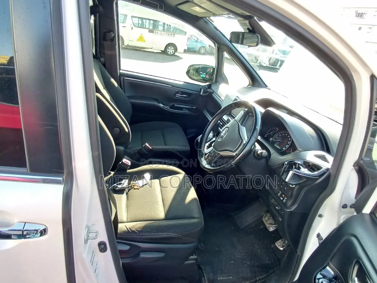Toyota Esquire 2.0 AWD (8 Seater) 2020 Pearl
