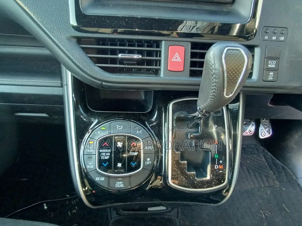Toyota Esquire 2.0 AWD (8 Seater) 2020 Pearl