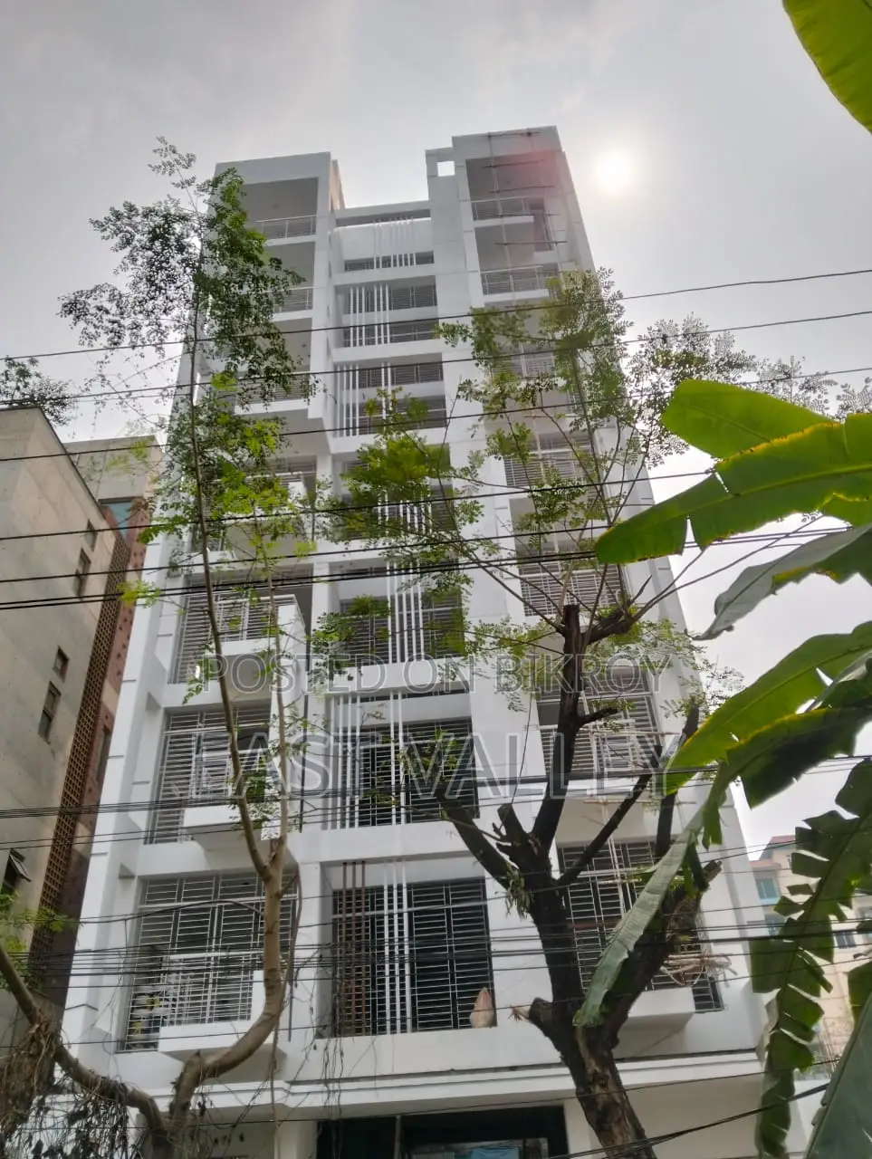 বসুন্ধরা আর/এ, ঢাকা-১২২৯ এ ১৫০০ বর্গফুটের ফ্ল্যাট বিক্রয় হবে (প্রায় প্রস্তুত)