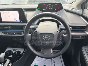 Toyota Prius U 2023