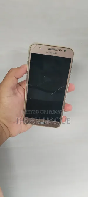 Samsung Galaxy J5 8 GB Gold