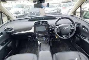 Toyota Prius S TOURING RED 2020