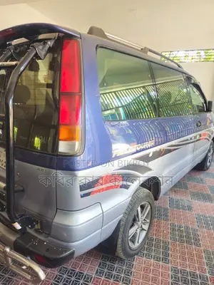 Toyota Noah sun roof 2001