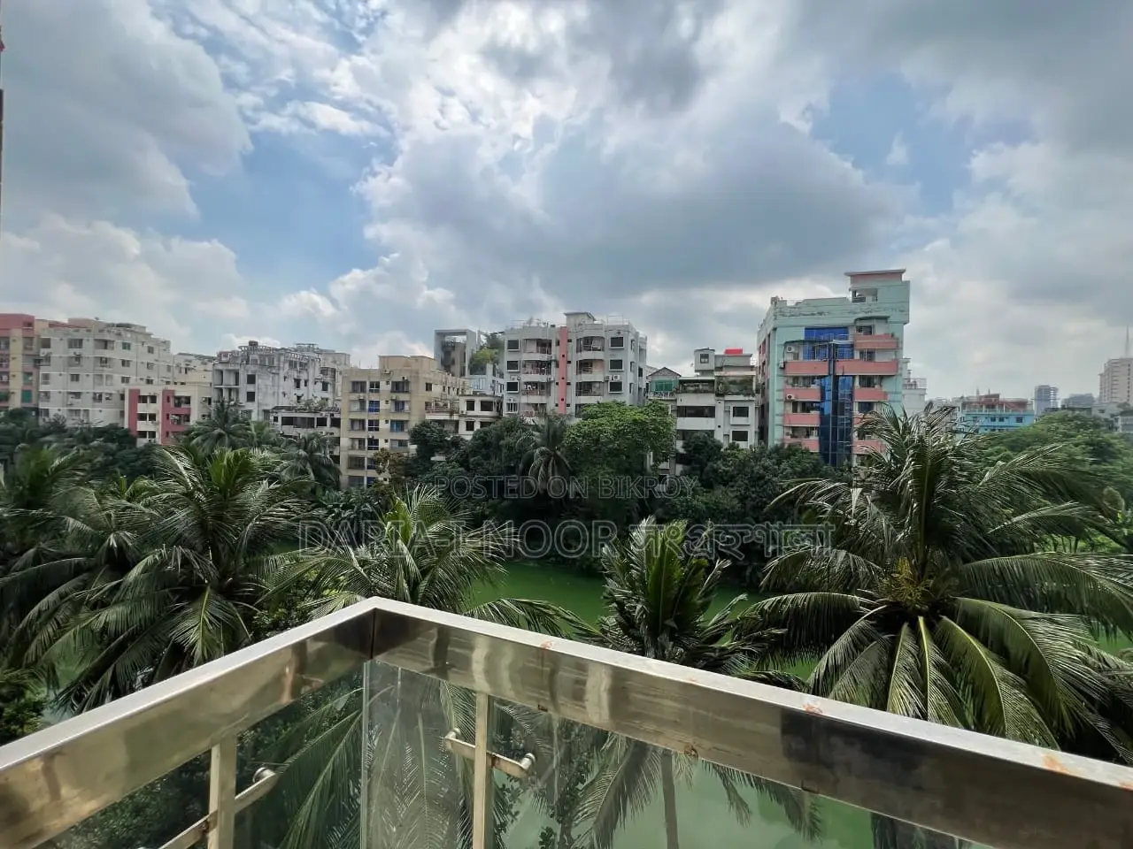 Navana 2350 SFT Flat for Sale on 4th Floor near Lake in Gulshan 1