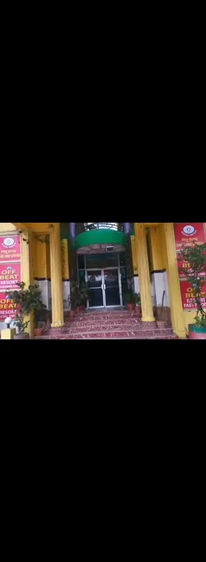 কুমিল্লায় ৯০ কাঠা জমিতে চালু কমিউনিটি সেন্টার সহ হোটেল বিক্রি