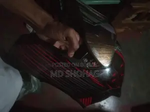 একটি আকর্ষণীয় হেলমেট