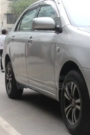 Toyota Sienta 2004