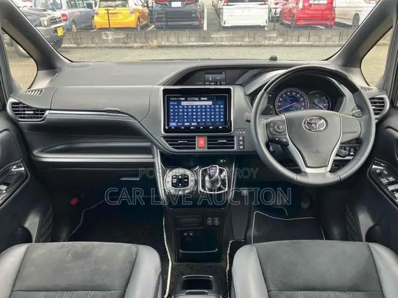 Toyota Esquire hybrid 2021