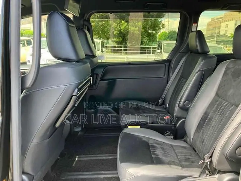 Toyota Esquire hybrid 2021