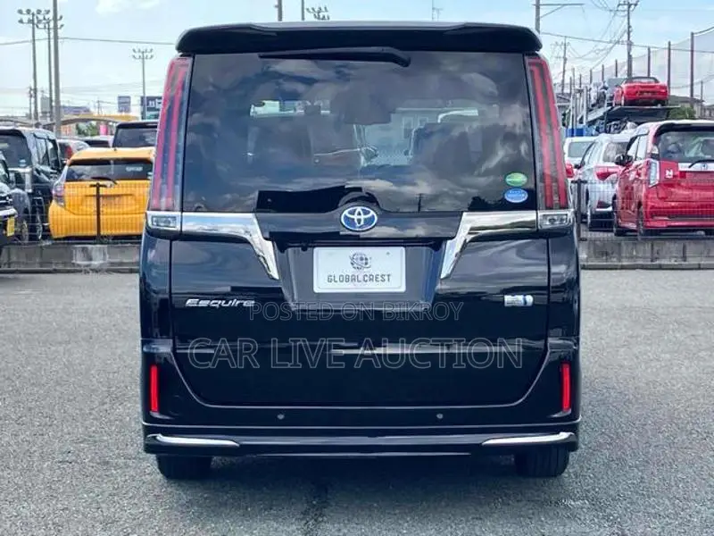Toyota Esquire hybrid 2021